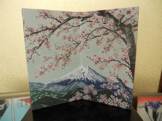 織物ミニ屏風 桜と富士山の画像1枚目