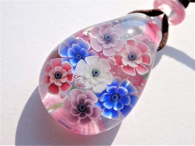 《アネモネ》 ペンダント ガラス とんぼ玉 花 春の画像1枚目