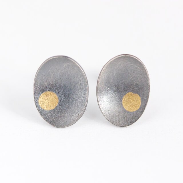 Oval a dot studs Oxidizedの画像1枚目