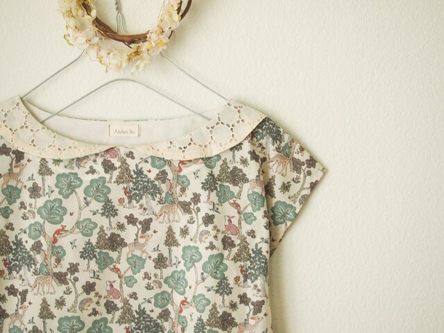 2018s/s 新柄 Liberty:Doe A Deer フレンチスリーブブラウス(イノセントな白襟)の画像1枚目