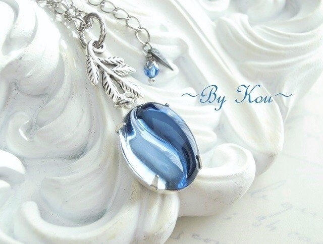 ~// Harmony Blue Glass //~vintage necklace.の画像1枚目