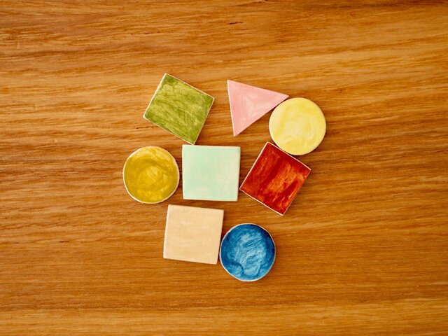 小さなブローチの画像1枚目
