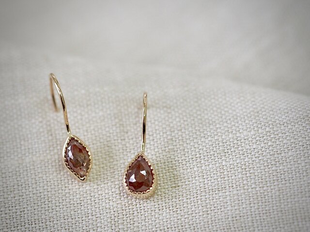 Marquis & Drop Diamond Asymmetry ピアスの画像1枚目