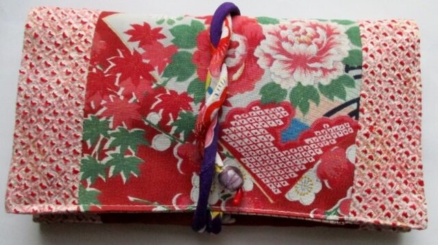 送料無料 絞りと花柄の着物で作ったで作った和風財布・ポーチ3277の画像1枚目