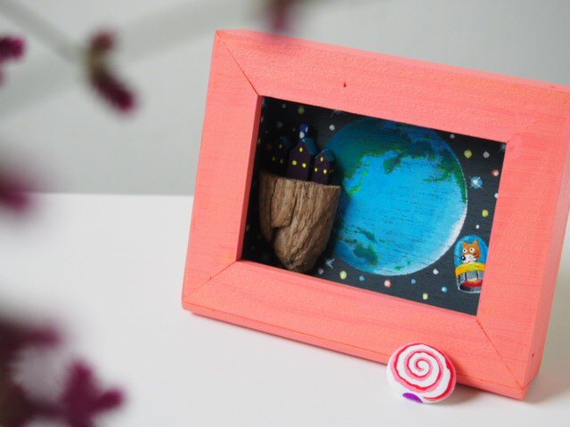 painted driftwood & pebble art クッキー工場とぺろぺろキャンディー号の画像1枚目