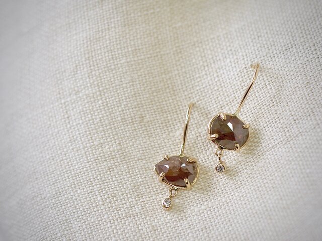 Oval & Drop Diamond Asymmetry ピアスの画像1枚目