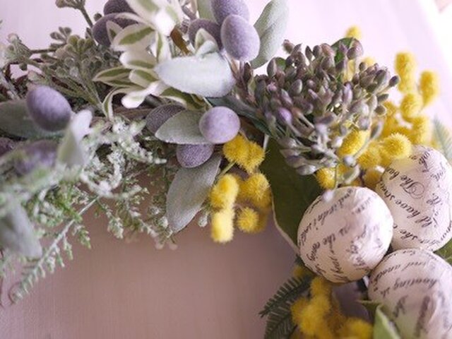 イースターエッグのミモザリース | iichi 日々の暮らしを心地よくする