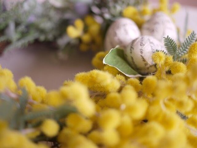 イースターエッグのミモザリース | iichi 日々の暮らしを心地よくする