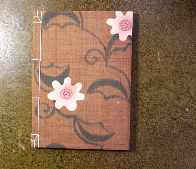 和綴じノート レトロモダンの花柄 康煕綴じ Iichi ハンドメイド クラフト作品 手仕事品の通販
