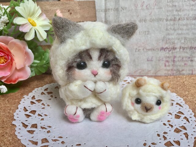 ハンドメイド★羊毛フェルト　夏　ネコ　うちわ　サンダル　麦わら帽子 ハンドメイド☆羊毛フェルト 夏 ネコ うちわ サンダル 麦わら帽子
