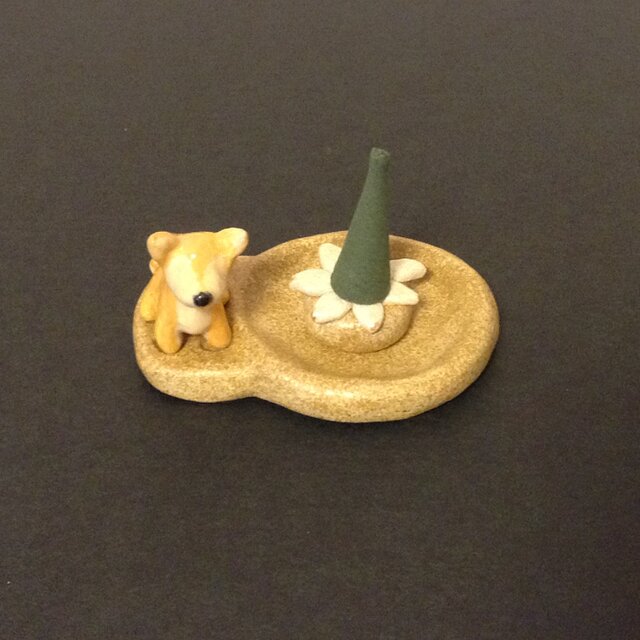 イヌのお香立ての画像1枚目