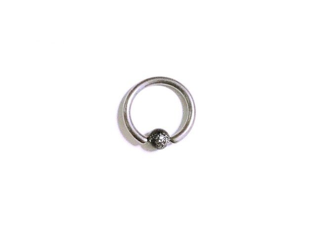 ビーズリング5 BLACK (ピアス)の画像1枚目
