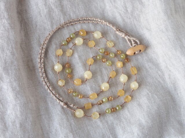 Yellow Nature Long Necklaceの画像1枚目