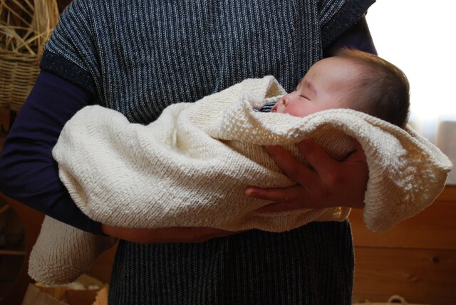 手紡ぎコットンのおくるみ「生命の木」の画像1枚目
