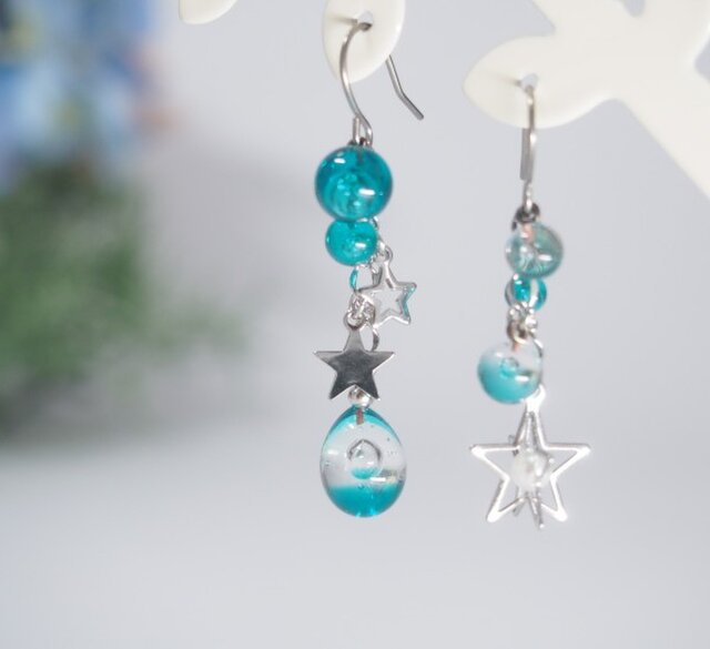 ★☆アシンメトリーピアス アクアグリーンの画像1枚目