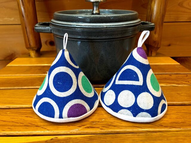 2個セット★三角鍋つかみ★staub ルクルーゼ等にいかがでしょうか?★北欧 デニム 和柄の画像1枚目