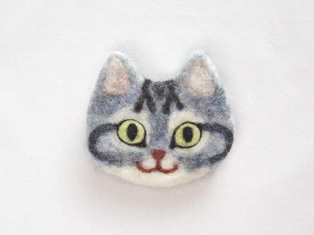 猫顔フェルトブローチ(さばとら)の画像1枚目