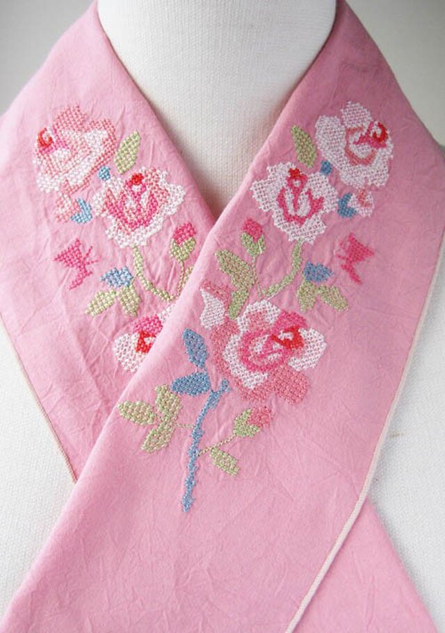 半衿・クロスステッチの薔薇(ピンク木綿布)の画像1枚目