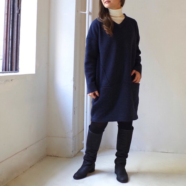 Vネック ウールリバーシブルコクーンワンピース "navy & dark gray"の画像1枚目