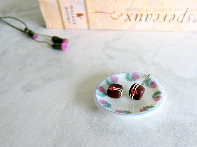 ラズベリーチョコ Raspberry Chocolate ピアス/イヤリングの画像1枚目