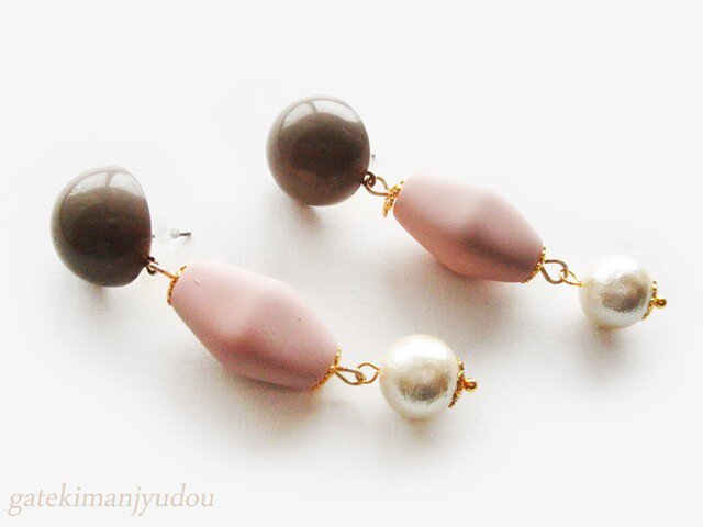 グレー×ダスティピンク×コットンパール◇チタンピアス【イヤリング変更可】の画像1枚目