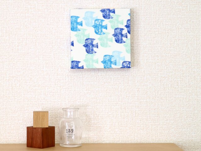 【在庫わずか】北欧 * ファブリックパネル サークルフラワー × 鳥の群れ pikkupakkanen4022.jpg