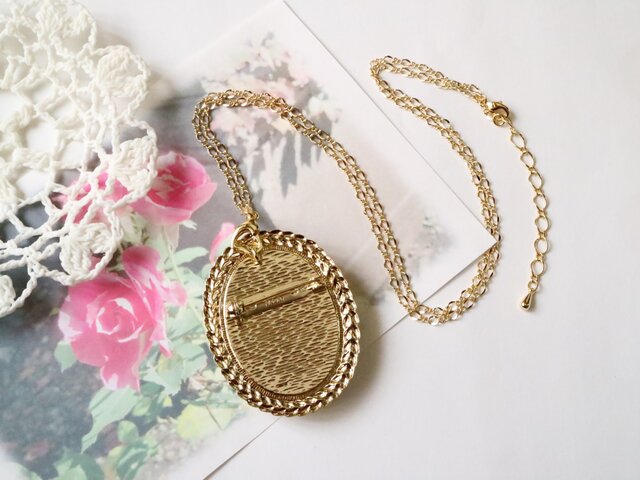 カメオのブローチネックレス 翼を広げる天使（ブラック