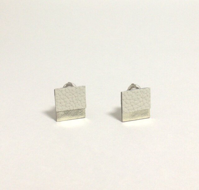 square leather whiteの画像1枚目