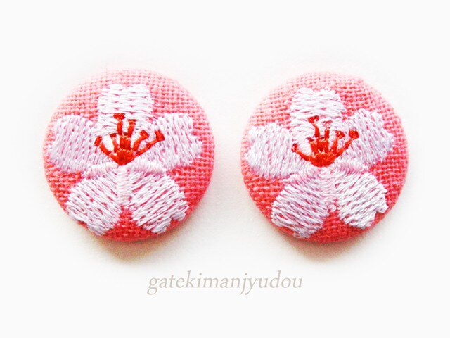 桜刺繍のチタンピアス【イヤリング変更可】の画像1枚目