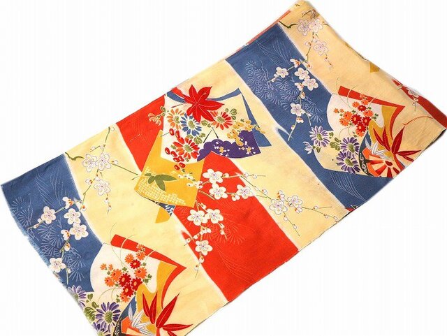 m001201 冊子紋様子供着物ハギレ☆古布・古裂/絞り/錦紗縮緬 | iichi