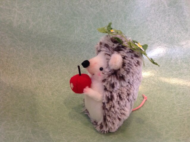 再販 ハリネズミ りんごの画像1枚目