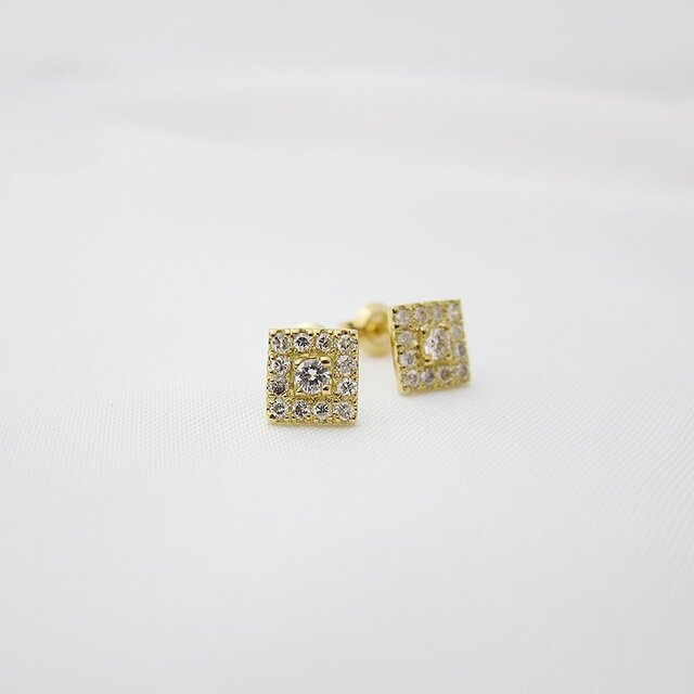 anisさま専用☆ pave スクエアダイヤピアス K18の画像1枚目