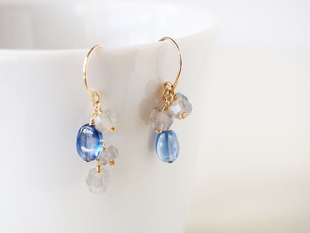 14KGF カイヤナイト×ラブラドライトのアシンメトリーピアス | iichi