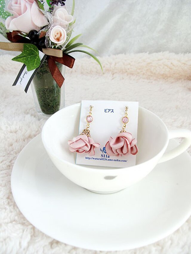 受注生産】春のフラワータッセルピアス ピンクの画像1枚目