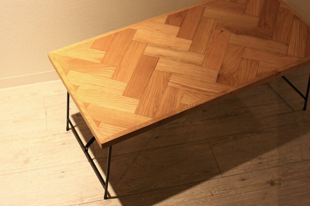 オーク材ヘリンボーン アイアン折り畳みテーブル | iichi ハンドメイド