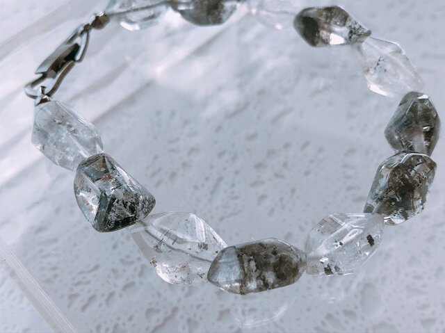 ダブルターミネーテッド・クォーツ(両剣水晶)ブレスレットの画像1枚目