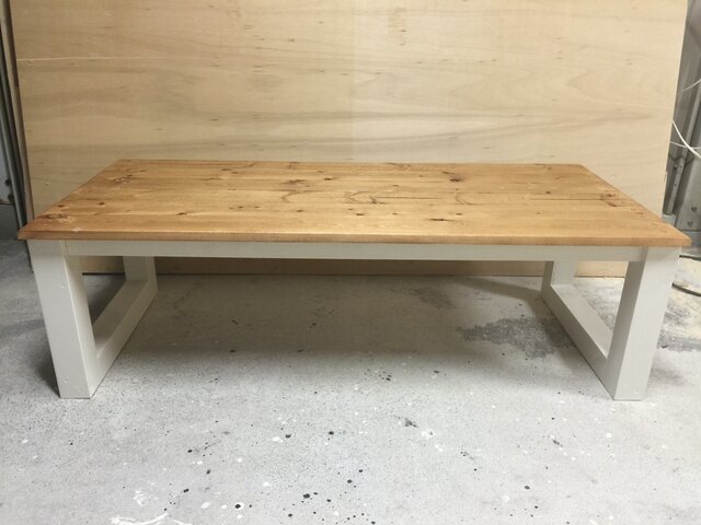 ⭐︎かんざし太郎⭐︎ 天然木　リビングテーブル　ハンドメイド　カントリー家具 ⭐︎かんざし太郎⭐︎ 天然木 リビングテーブル ハンドメイド
