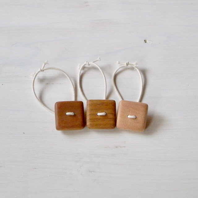 木のヘアゴム　⬜︎