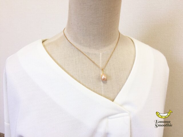 肌をきれいに魅せる オレンジ淡水パール しずく型 一粒ネックレス