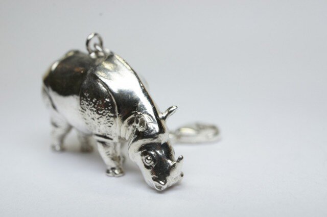 rhinoceros pendantの画像1枚目