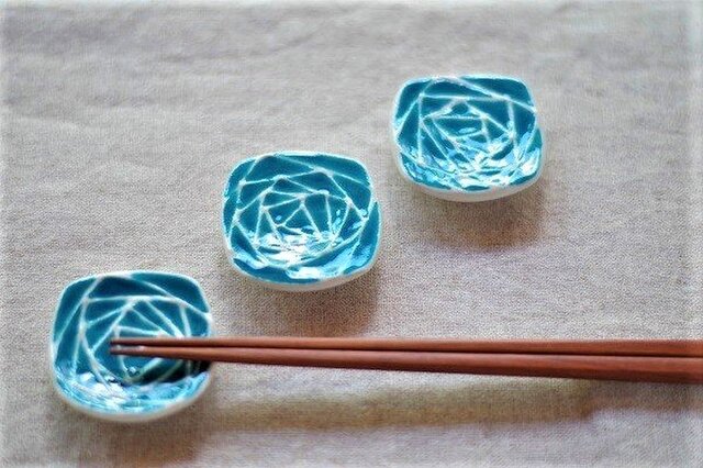 天色の小花の箸置きの画像1枚目