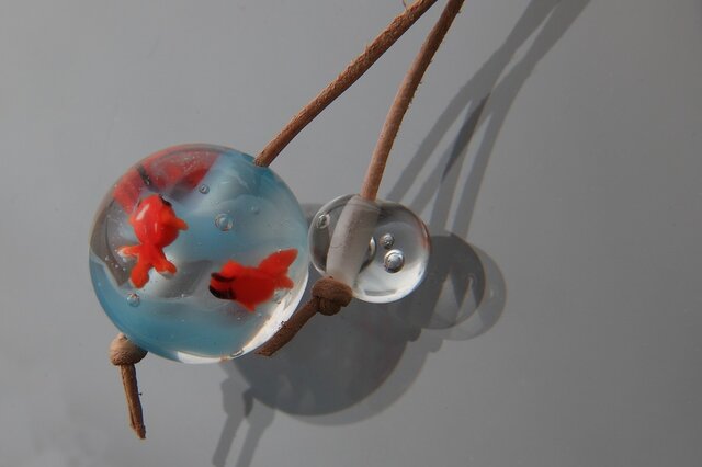 とんぼ玉 金魚のストラップの画像1枚目