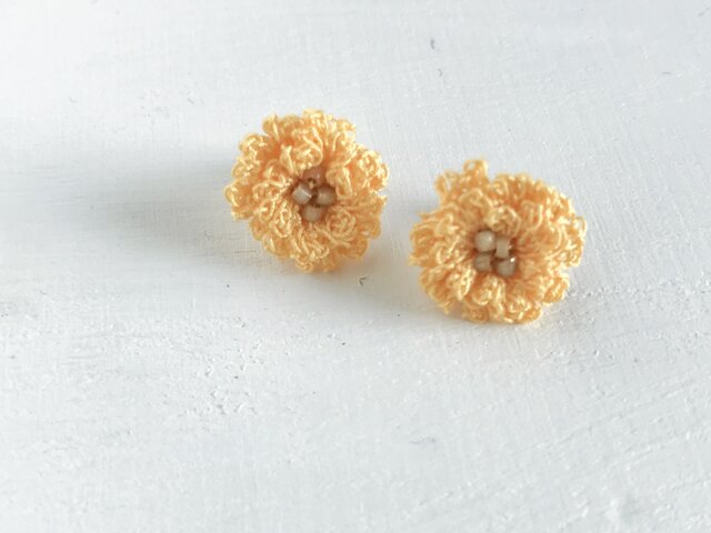 flower ピアス C - イエロー×スモーキーゴールドの画像1枚目