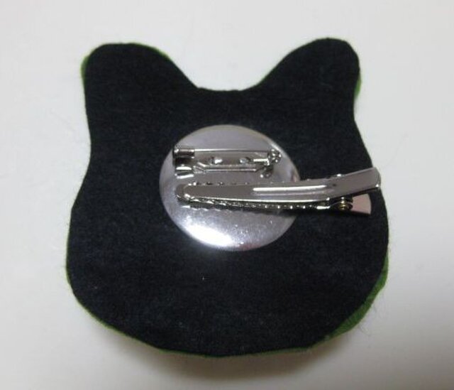 羊毛フェルト　刺繍　ブローチ　フレンチブルドック　ハンドメイド フレンチ・ブルドッグのブローチ（羊毛フェルト） | iichi 日々の