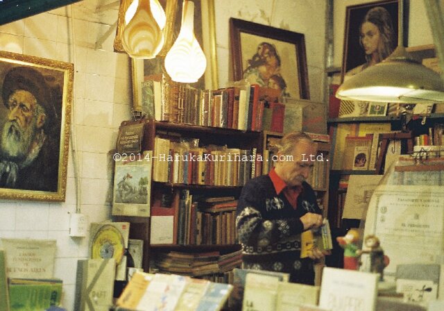 Buenos Aires / Argentina 「昔ながらの古本屋さん」 ポストカード2枚セットの画像1枚目