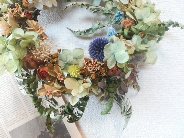 送料無料]アンティークなドライフラワーリース◇レザーファンと