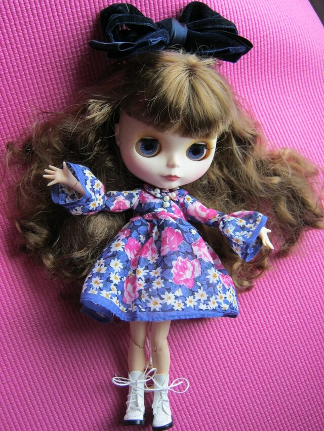 春のお出かけはおすましドレスで。 カナダからお届けする、フランス製の生地で手作りの #ブライスアウトフィット 4点セット の画像1枚目