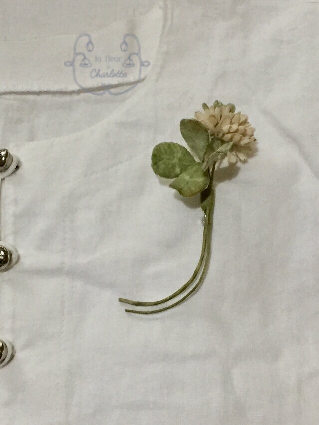 染花✳︎シロツメクサとクローバーのブローチ【アンティーク】