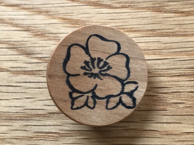 植物のブローチ・花 チェリー材の画像1枚目