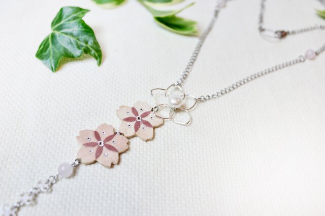 【和紙貼り絵アクセサリー】-夢桜(ゆめさくら)ネックレスBの画像1枚目